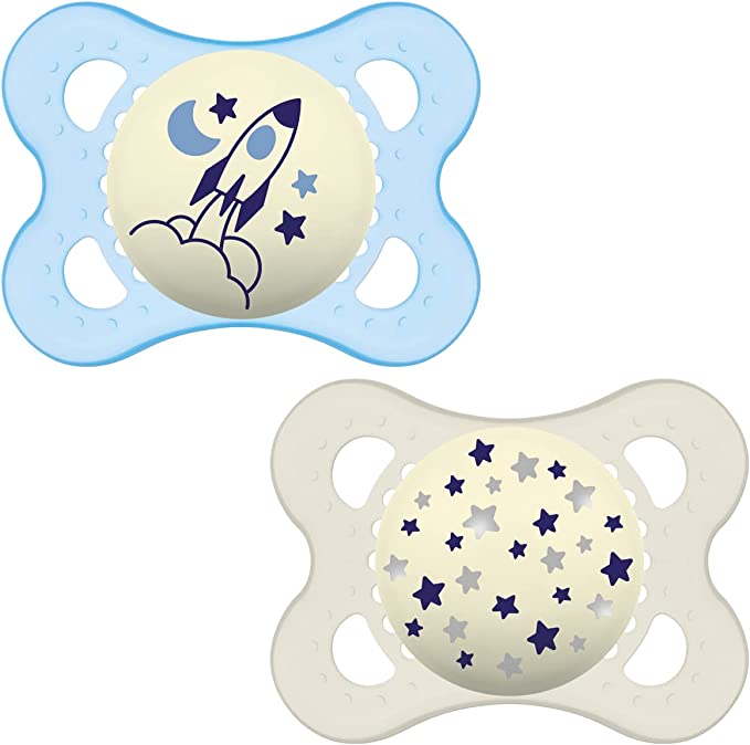 MAM Night Soothers 0+ Months (Pack of 2), Glow in the Dark Baby Soothers with Self Sterilising Travel Case, Newborn Essentials, Blue/White, (Designs May Vary)